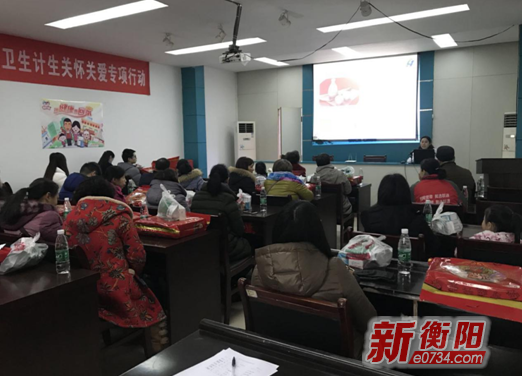 常住人口 包括农民工_落户城镇(2)