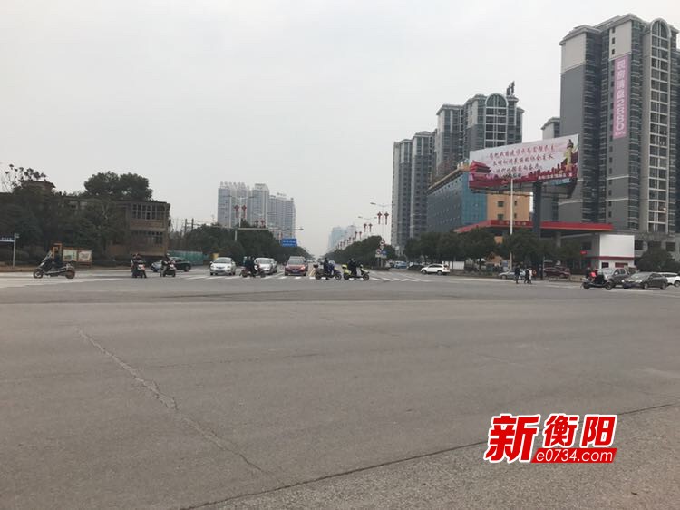 衡阳市衡州大道与长丰大道交汇处三车道改四车道